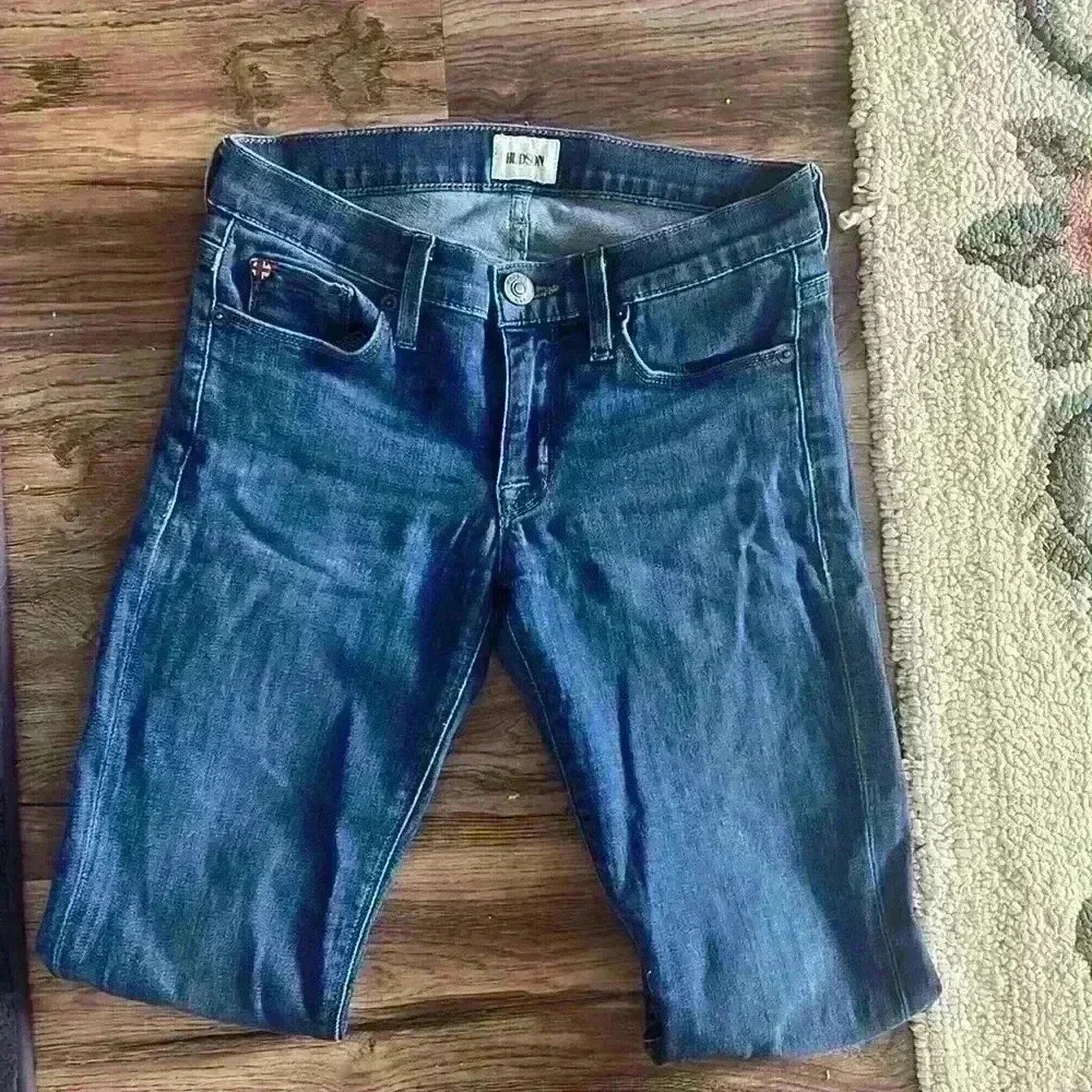 Hudson “Colette” Midrise Skinny 24. Good condition.